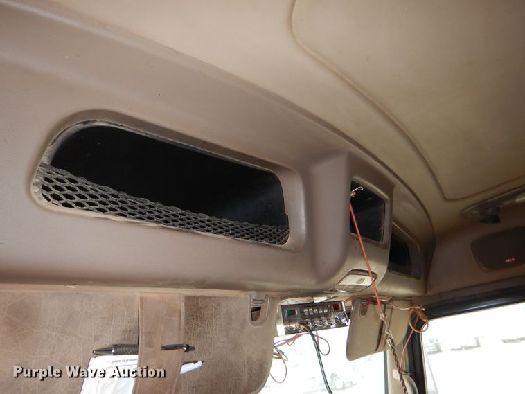 image for item DG0222 2006 Peterbilt 379 semi truck