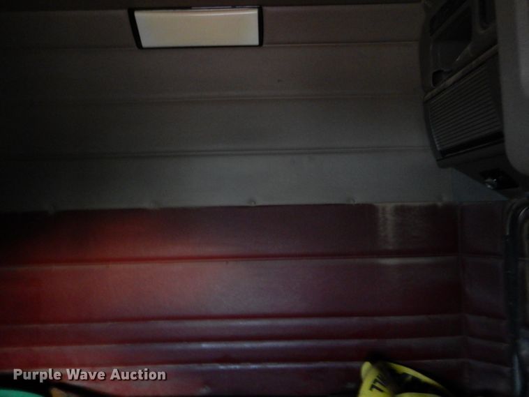 image for item DG0222 2006 Peterbilt 379 semi truck