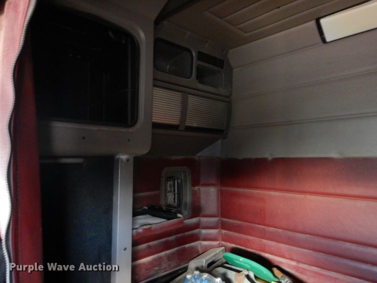 image for item DG0222 2006 Peterbilt 379 semi truck