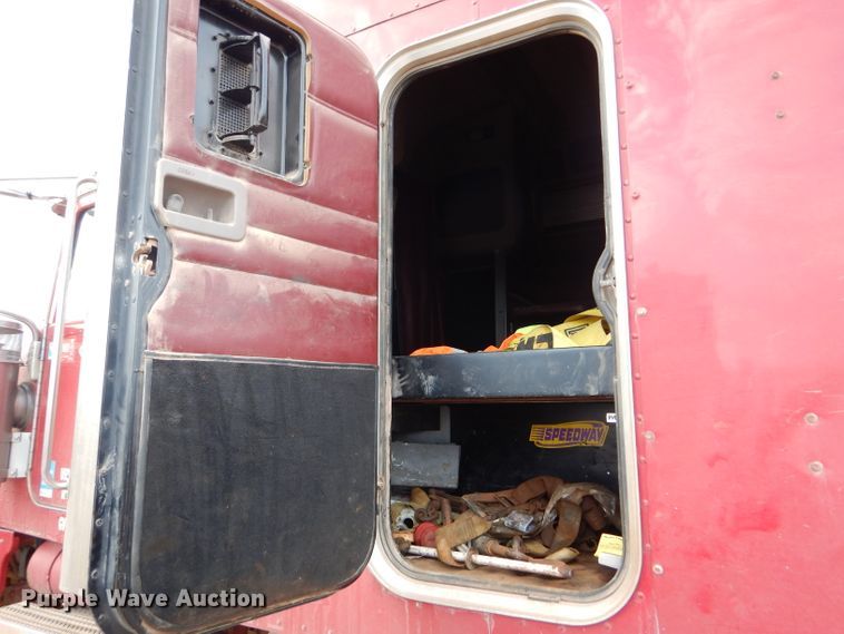 image for item DG0222 2006 Peterbilt 379 semi truck