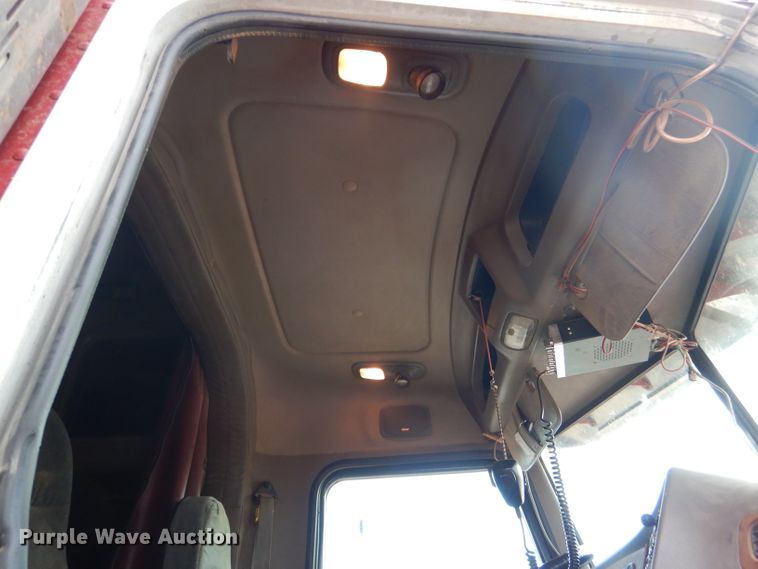 image for item DG0222 2006 Peterbilt 379 semi truck