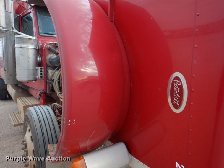 image for item DG0222 2006 Peterbilt 379 semi truck