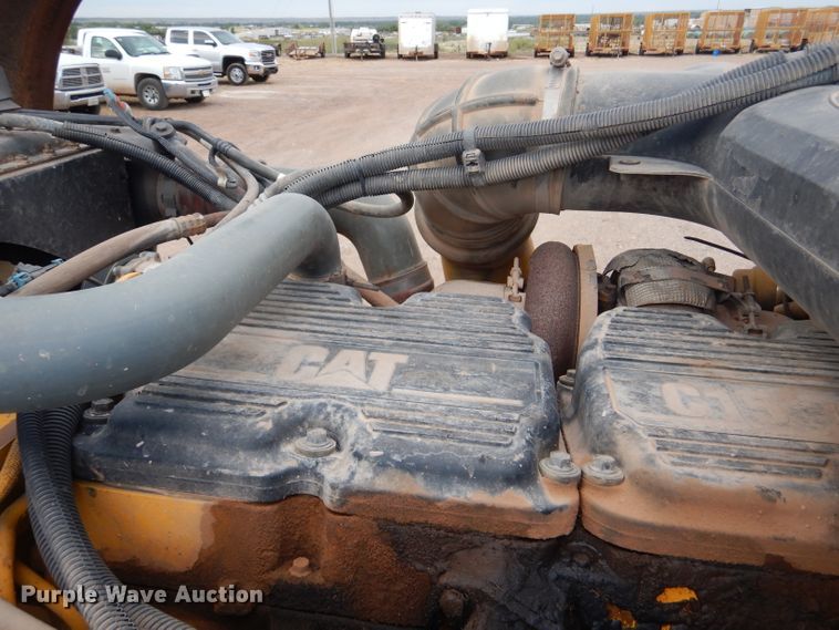 image for item DG0222 2006 Peterbilt 379 semi truck