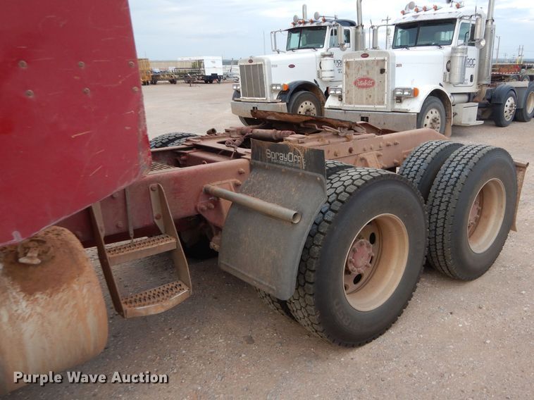 image for item DG0222 2006 Peterbilt 379 semi truck