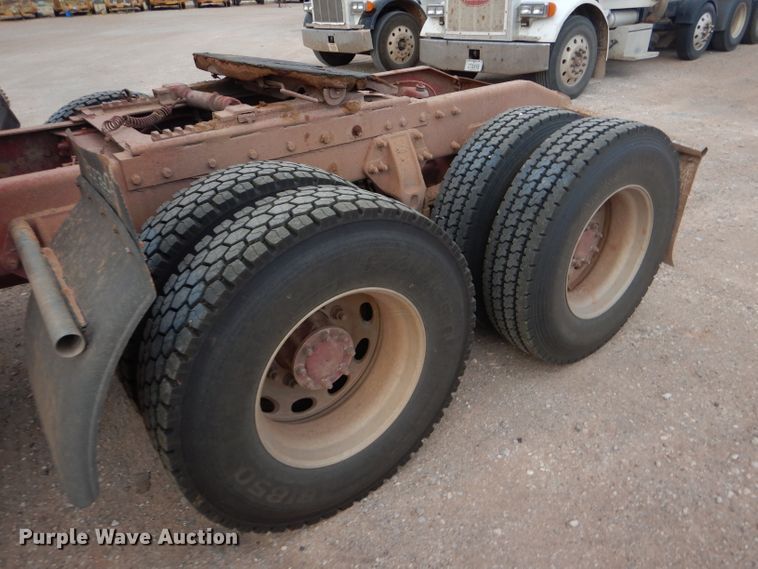 image for item DG0222 2006 Peterbilt 379 semi truck