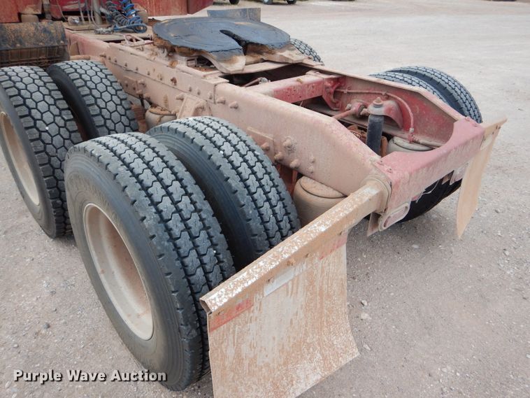 image for item DG0222 2006 Peterbilt 379 semi truck