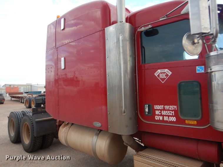 image for item DG0222 2006 Peterbilt 379 semi truck