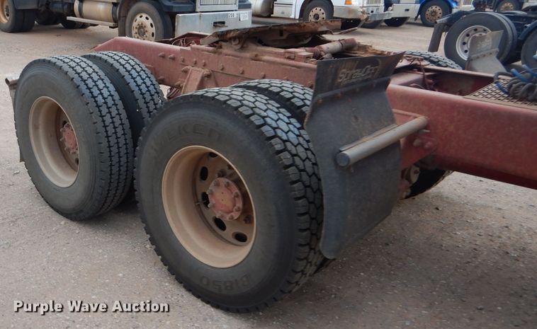 image for item DG0222 2006 Peterbilt 379 semi truck