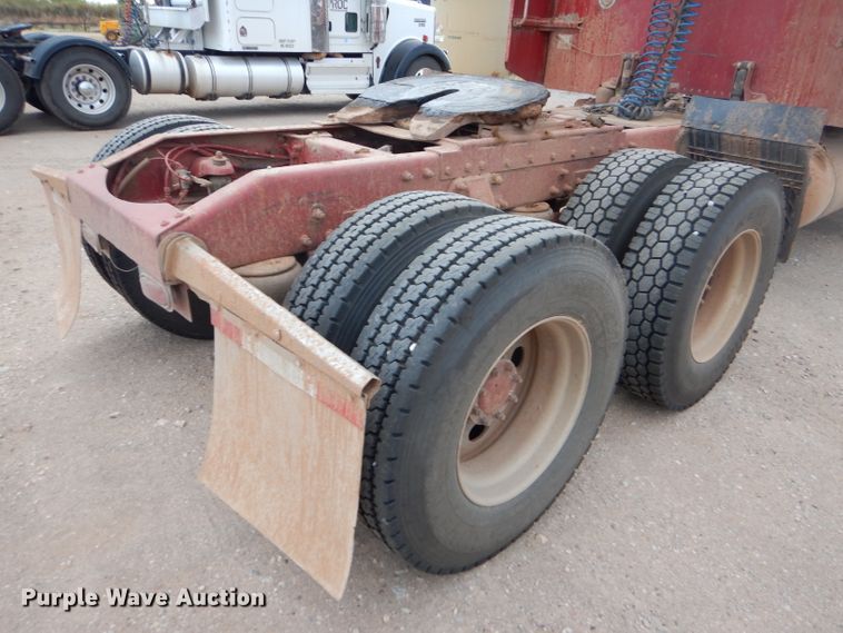 image for item DG0222 2006 Peterbilt 379 semi truck