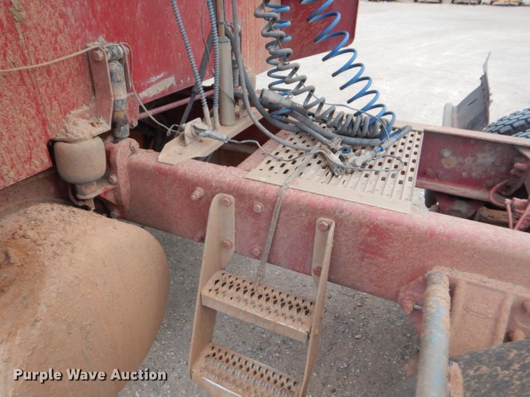 image for item DG0222 2006 Peterbilt 379 semi truck