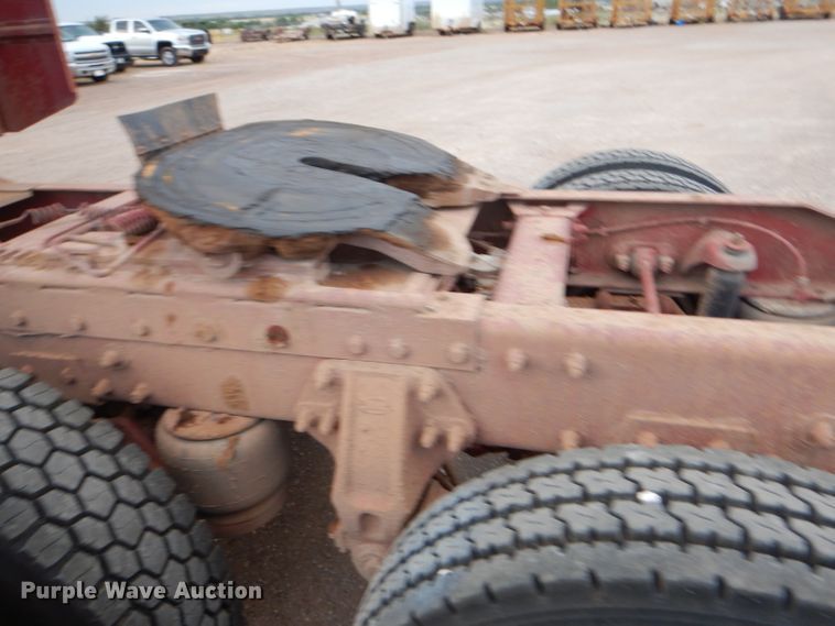 image for item DG0222 2006 Peterbilt 379 semi truck