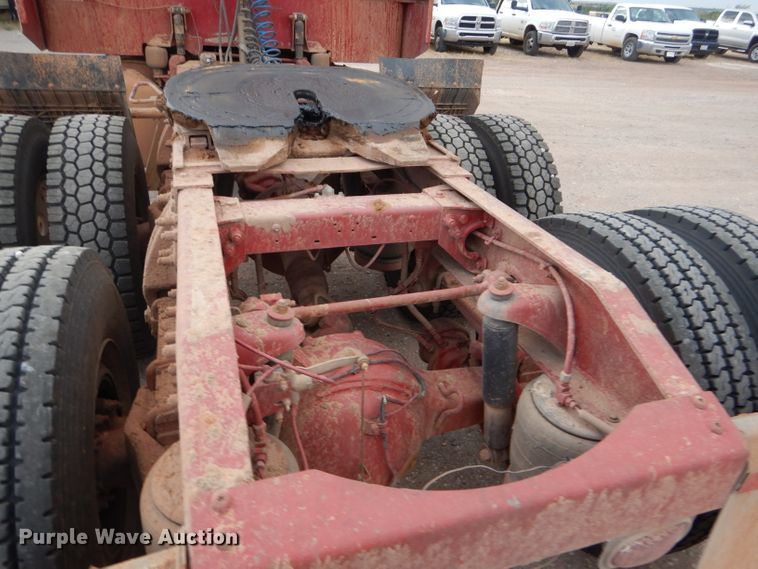 image for item DG0222 2006 Peterbilt 379 semi truck