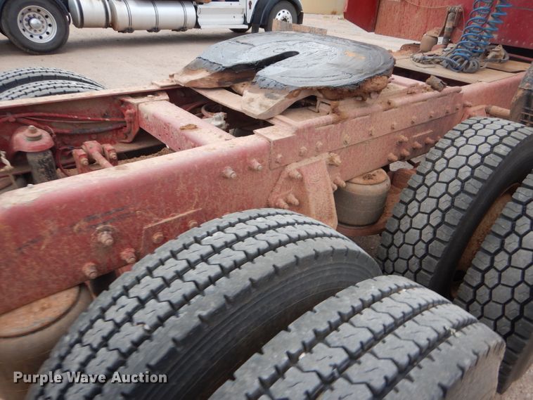 image for item DG0222 2006 Peterbilt 379 semi truck