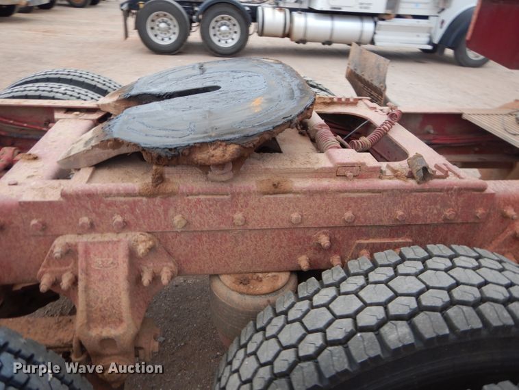 image for item DG0222 2006 Peterbilt 379 semi truck