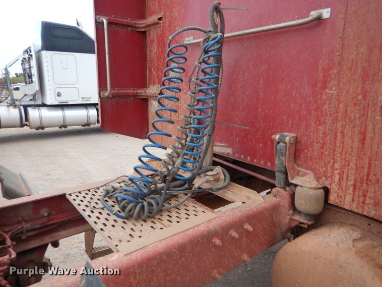 image for item DG0222 2006 Peterbilt 379 semi truck