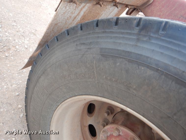 image for item DG0222 2006 Peterbilt 379 semi truck