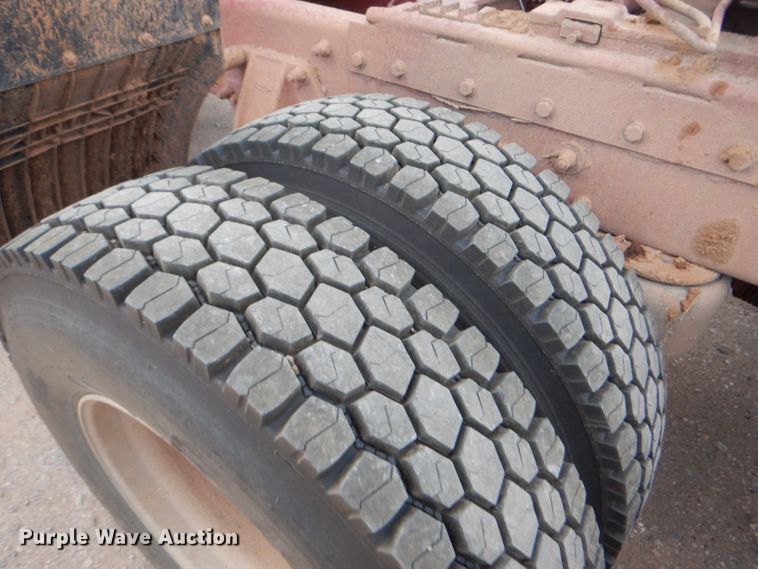 image for item DG0222 2006 Peterbilt 379 semi truck