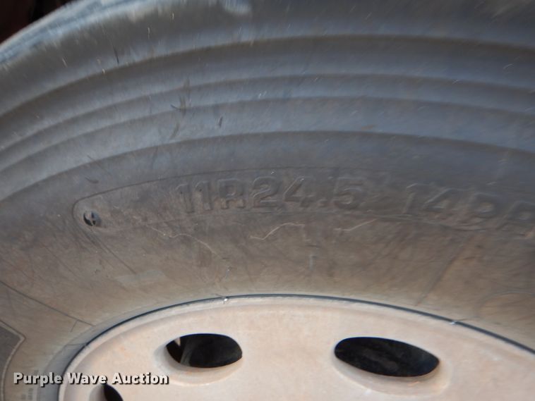 image for item DG0222 2006 Peterbilt 379 semi truck