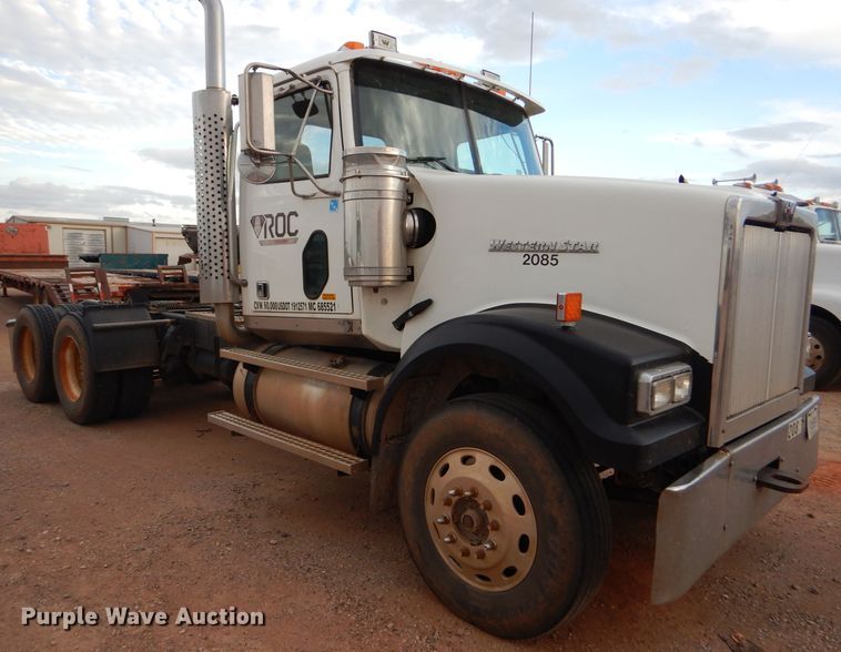 image for item DG0223 2010 Western Star 4900FA semi truck