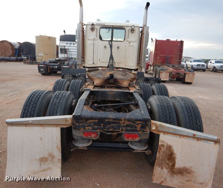 image for item DG0223 2010 Western Star 4900FA semi truck