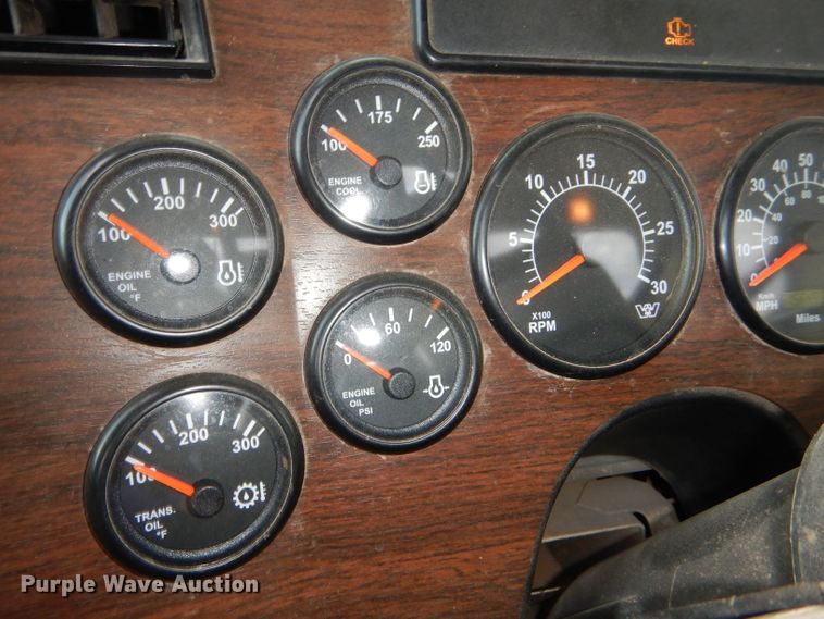 image for item DG0223 2010 Western Star 4900FA semi truck