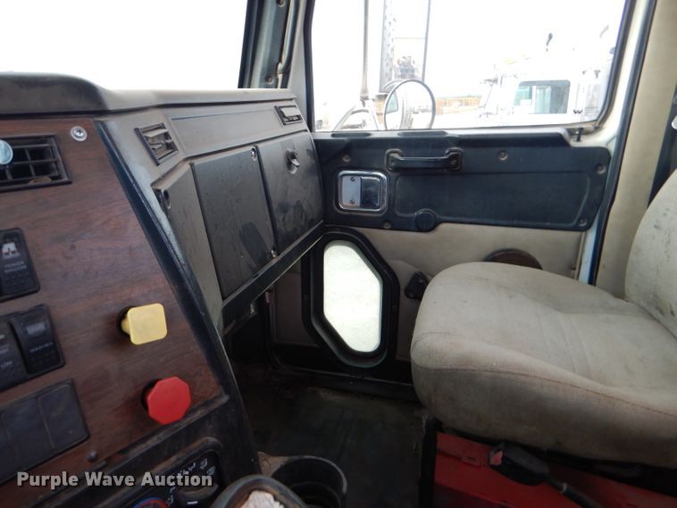 image for item DG0223 2010 Western Star 4900FA semi truck