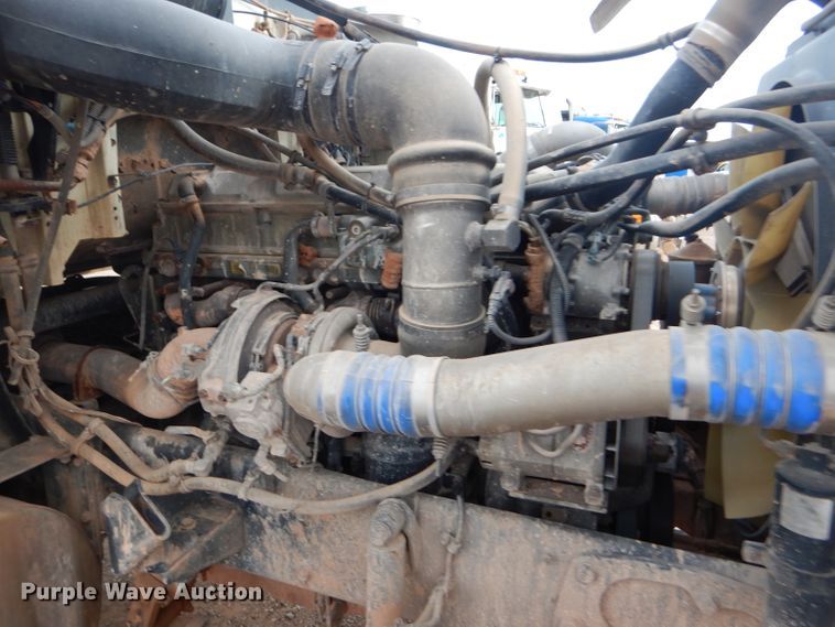 image for item DG0223 2010 Western Star 4900FA semi truck