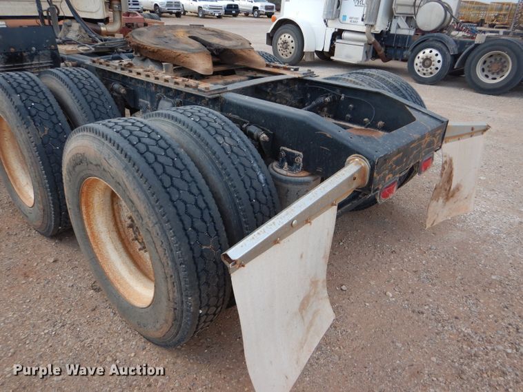 image for item DG0223 2010 Western Star 4900FA semi truck