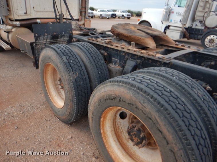 image for item DG0223 2010 Western Star 4900FA semi truck