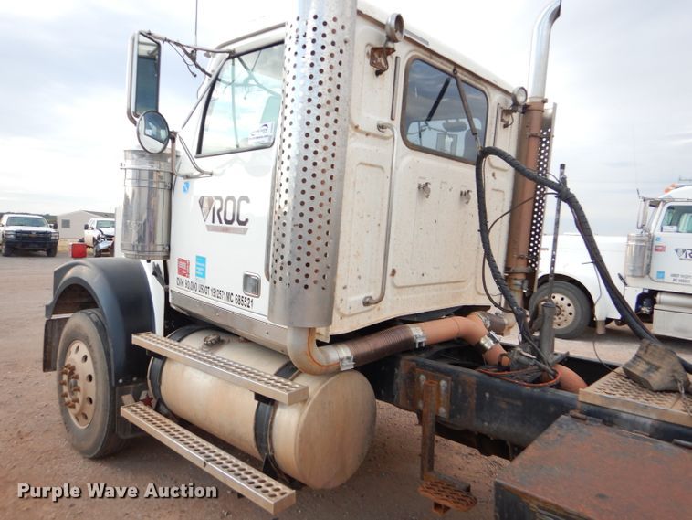 image for item DG0223 2010 Western Star 4900FA semi truck