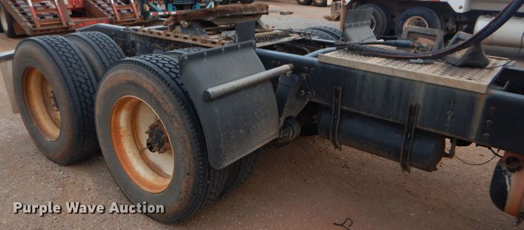 image for item DG0223 2010 Western Star 4900FA semi truck