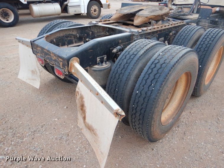 image for item DG0223 2010 Western Star 4900FA semi truck