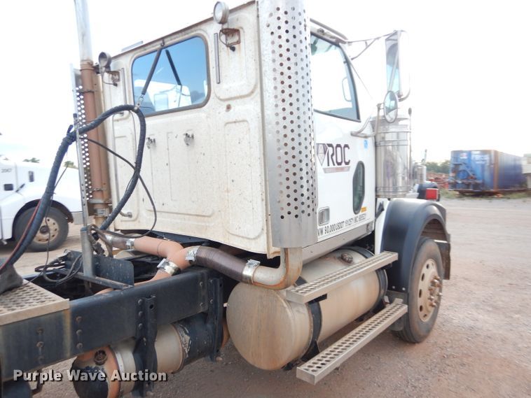 image for item DG0223 2010 Western Star 4900FA semi truck