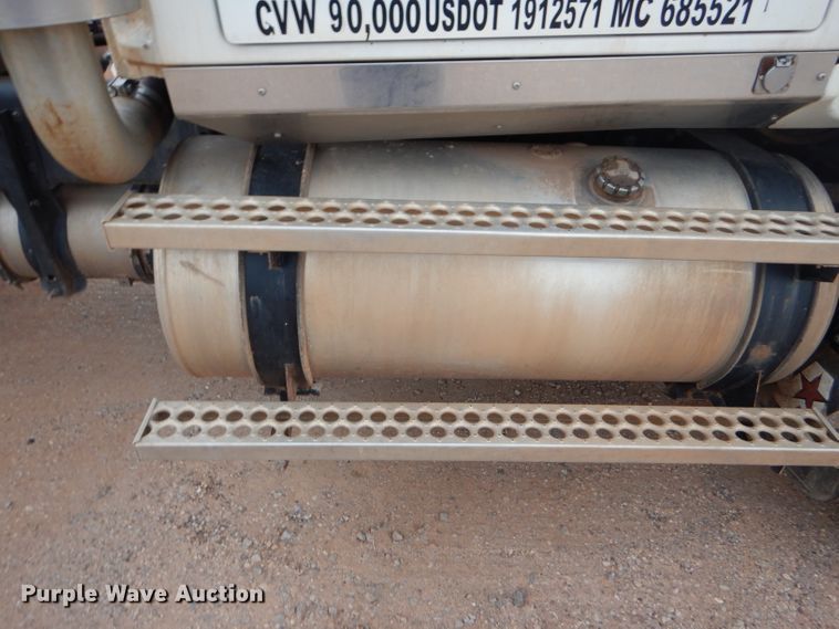 image for item DG0223 2010 Western Star 4900FA semi truck