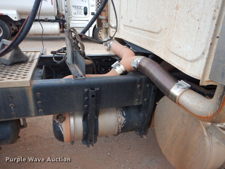 image for item DG0223 2010 Western Star 4900FA semi truck