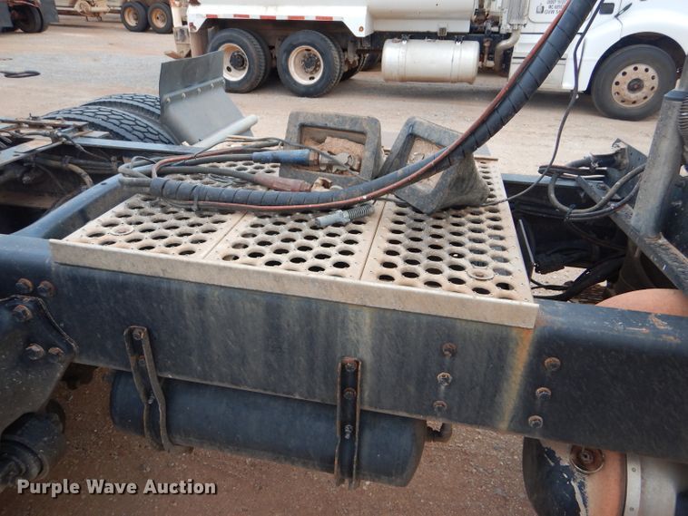 image for item DG0223 2010 Western Star 4900FA semi truck