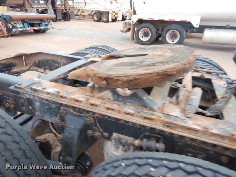 image for item DG0223 2010 Western Star 4900FA semi truck