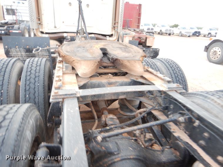 image for item DG0223 2010 Western Star 4900FA semi truck