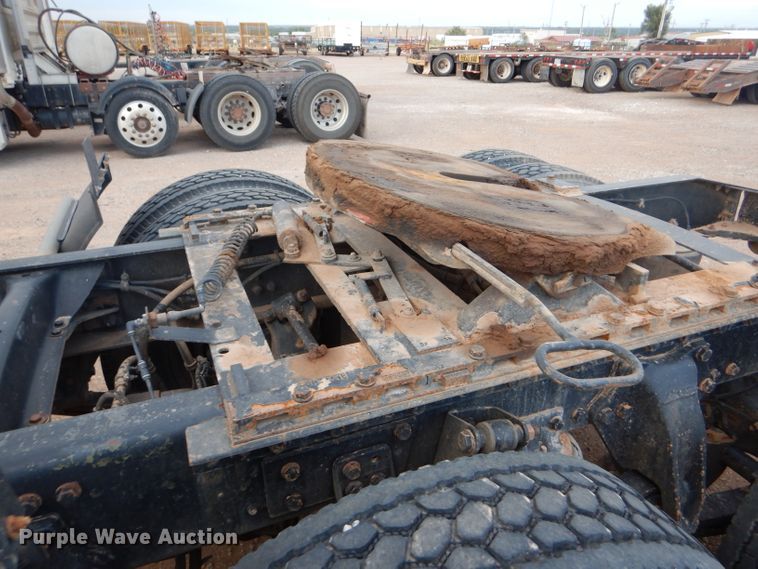 image for item DG0223 2010 Western Star 4900FA semi truck