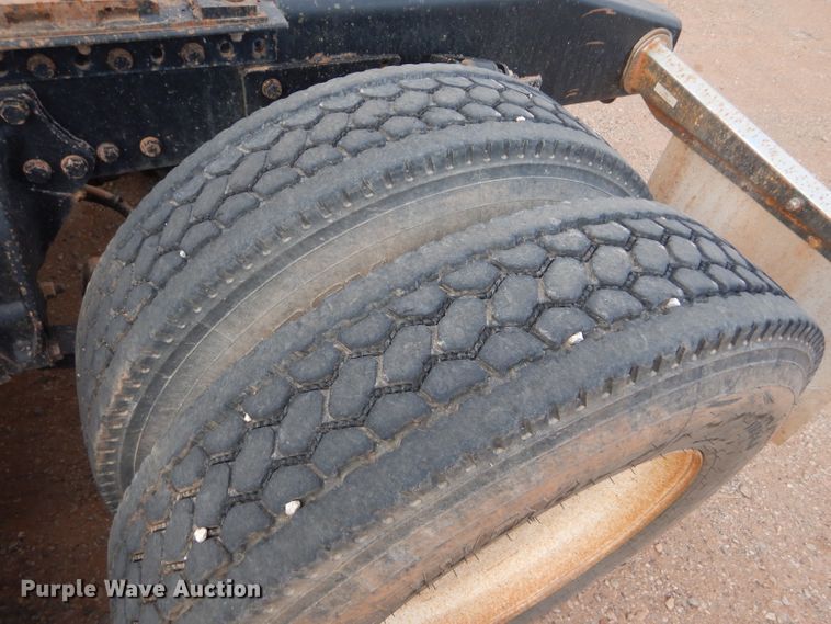 image for item DG0223 2010 Western Star 4900FA semi truck