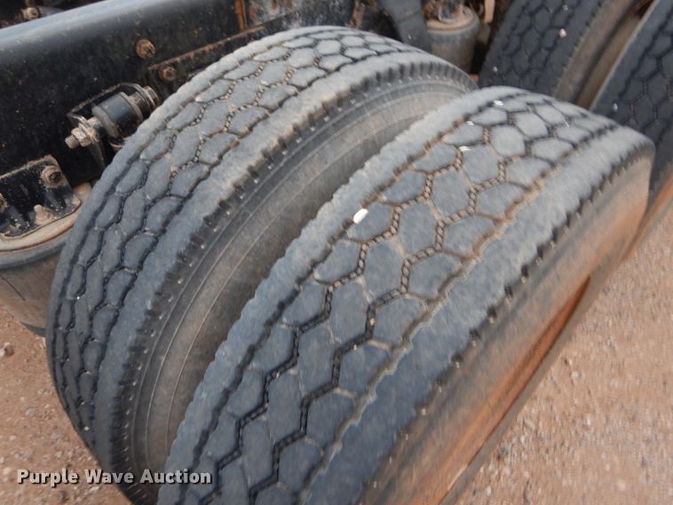 image for item DG0223 2010 Western Star 4900FA semi truck