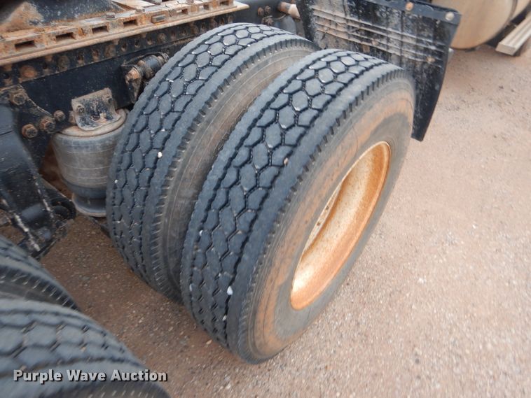 image for item DG0223 2010 Western Star 4900FA semi truck