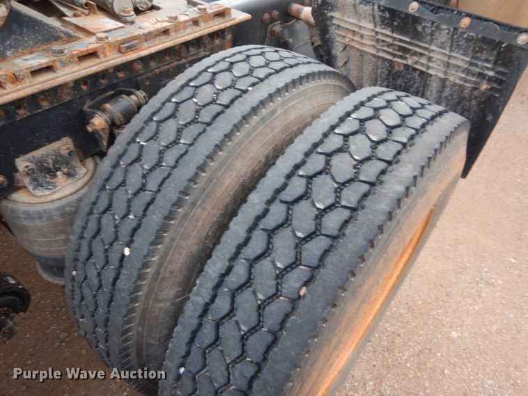 image for item DG0223 2010 Western Star 4900FA semi truck