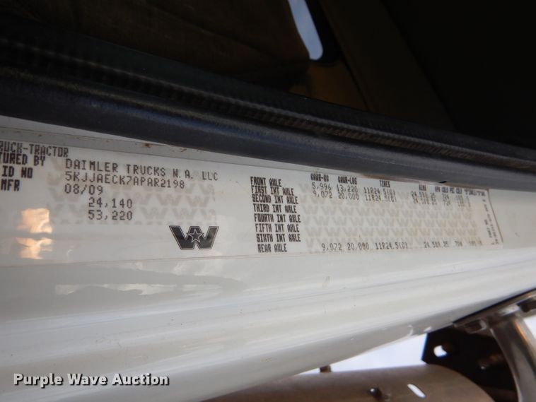 image for item DG0223 2010 Western Star 4900FA semi truck