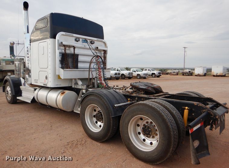 image for item DG0224 2008 Kenworth W900 semi truck