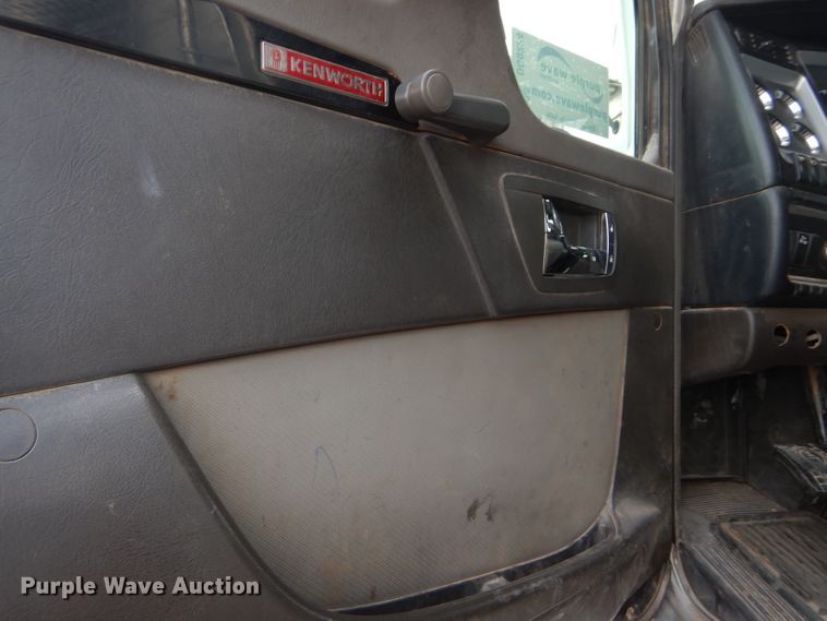 image for item DG0224 2008 Kenworth W900 semi truck