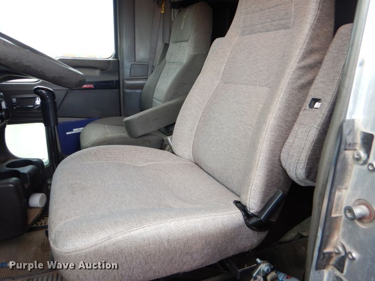 image for item DG0224 2008 Kenworth W900 semi truck