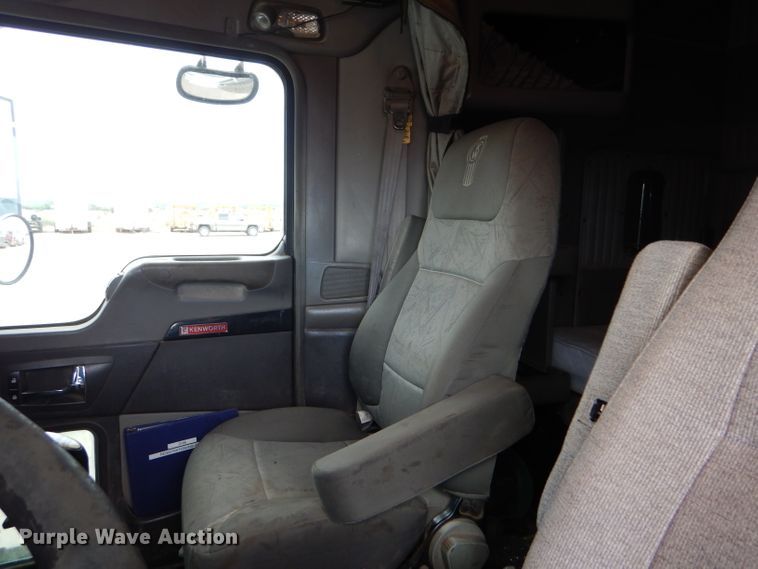 image for item DG0224 2008 Kenworth W900 semi truck