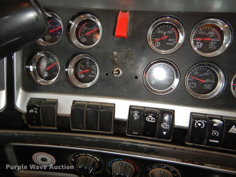 image for item DG0224 2008 Kenworth W900 semi truck