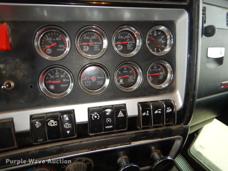 image for item DG0224 2008 Kenworth W900 semi truck